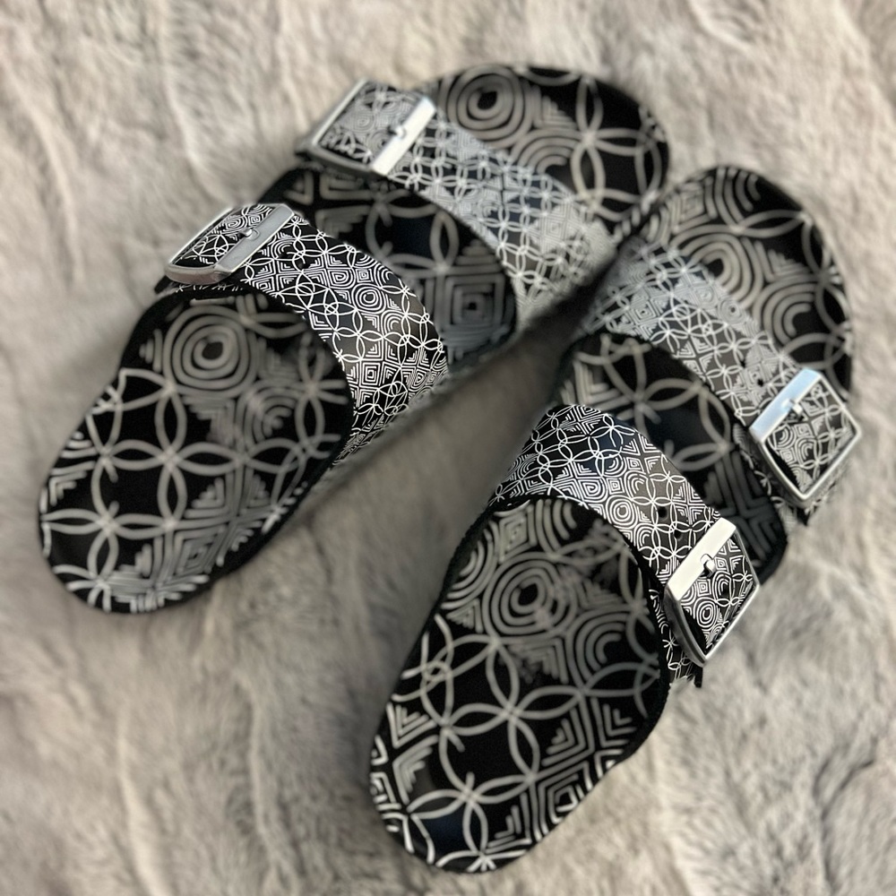 These are a funky take on the classic Birkenstock.